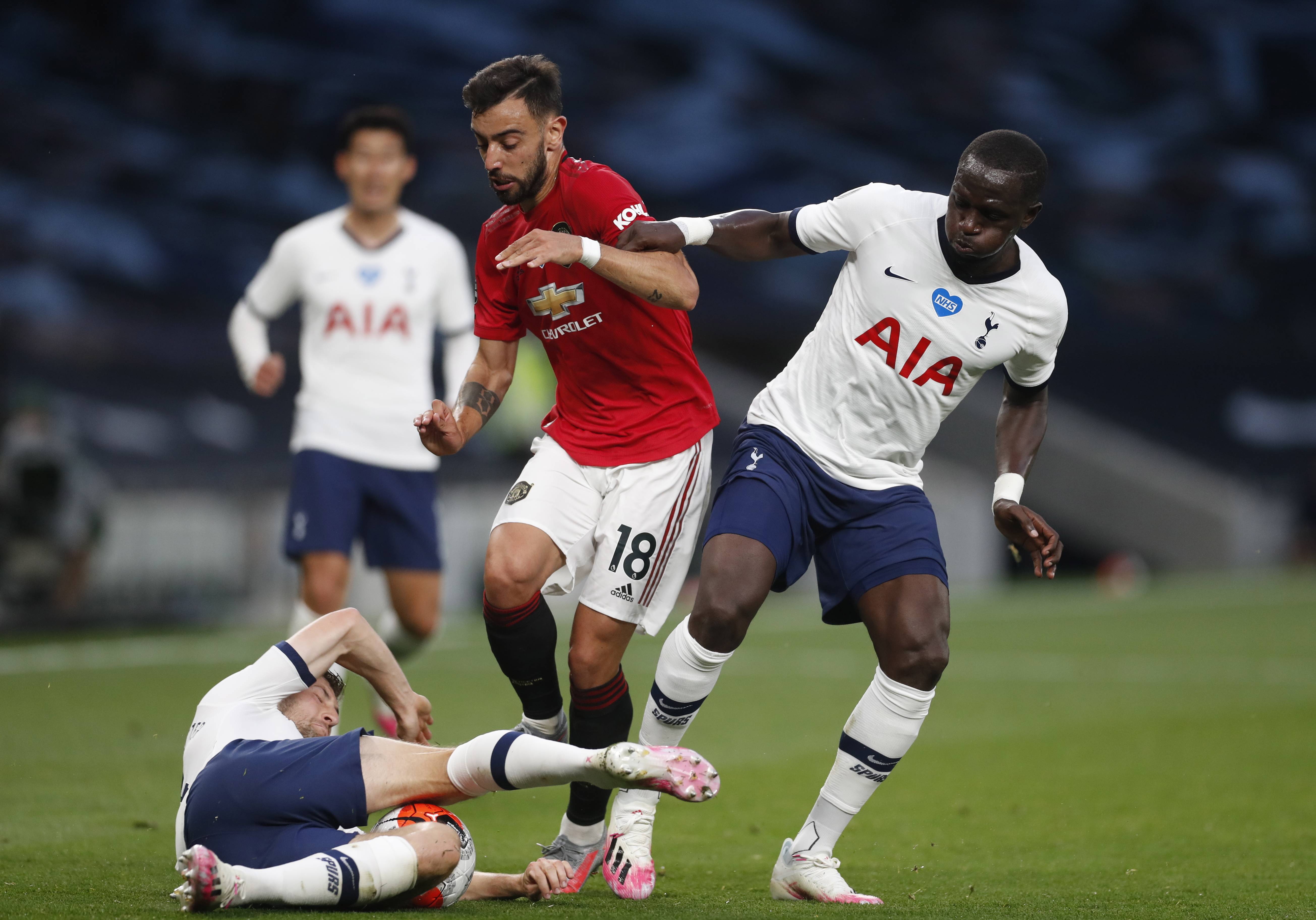 中场防守问 中场防守问