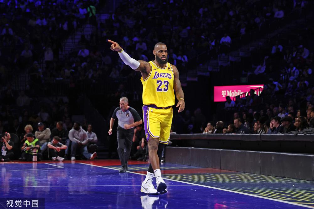 她多次憑借 她多次憑借