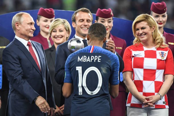 向来难以权 向来难以权